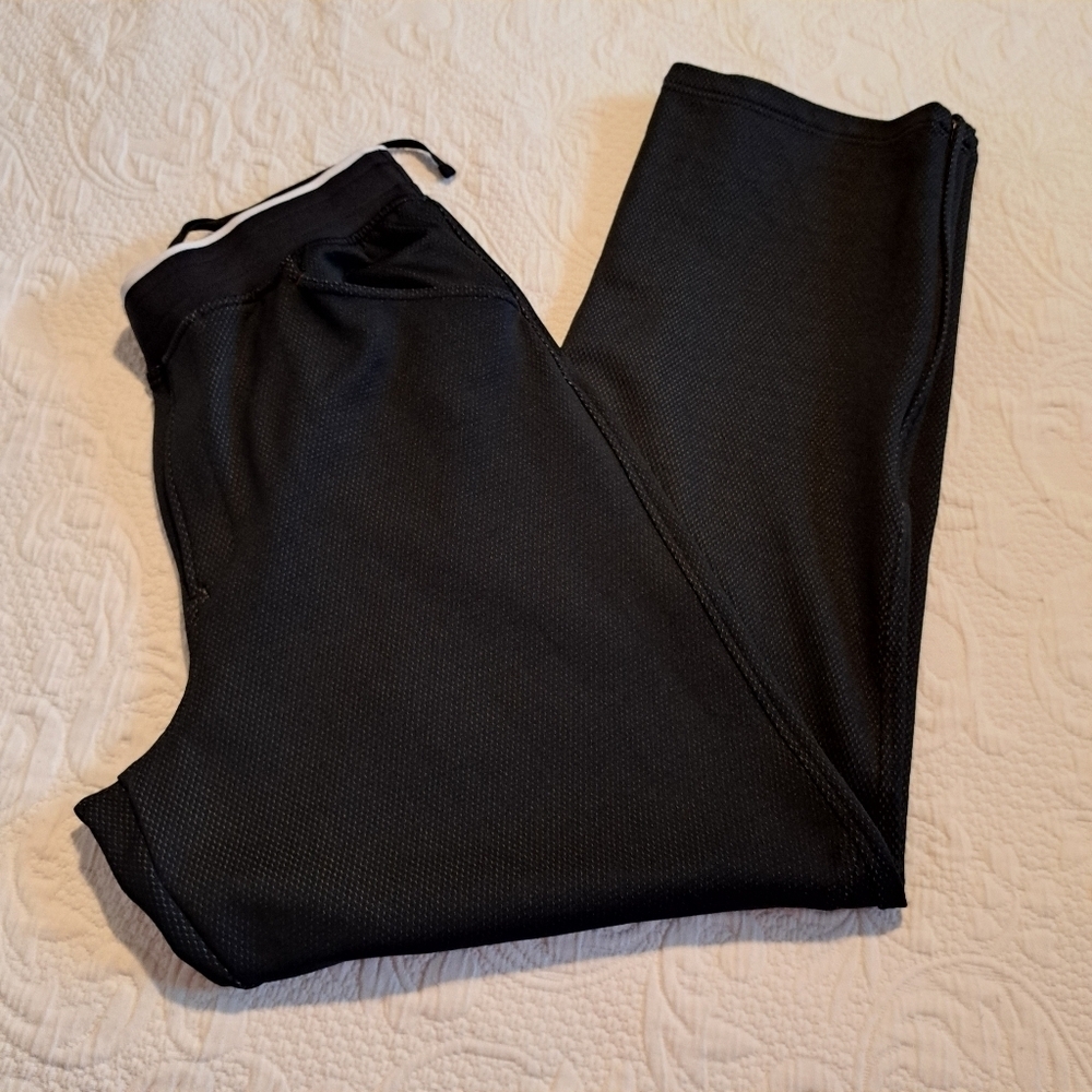 Under Armour Men's size Large loose Boston College black jogging pants, VGUC